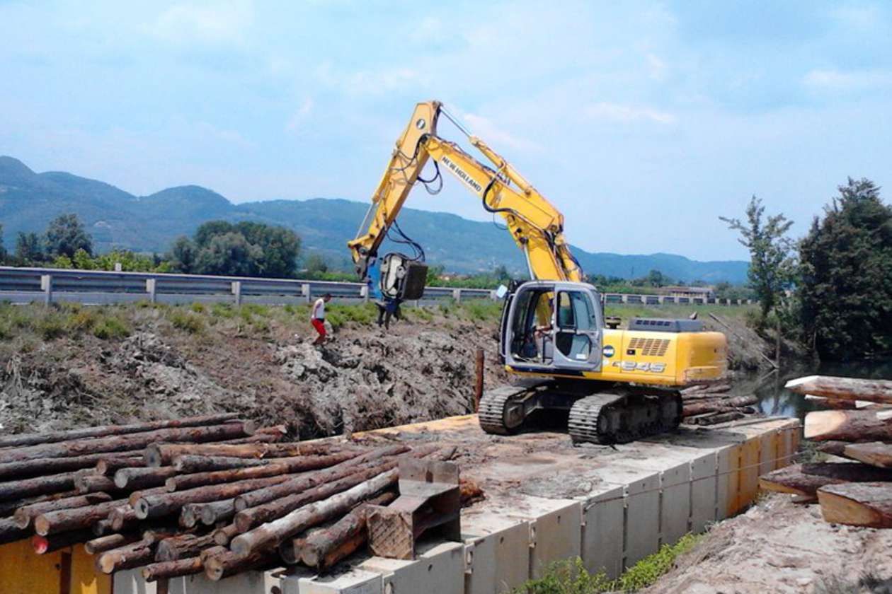 Gorza S.r.l. - Impiego dei pali - Ripristino ambientale e difesa idraulica